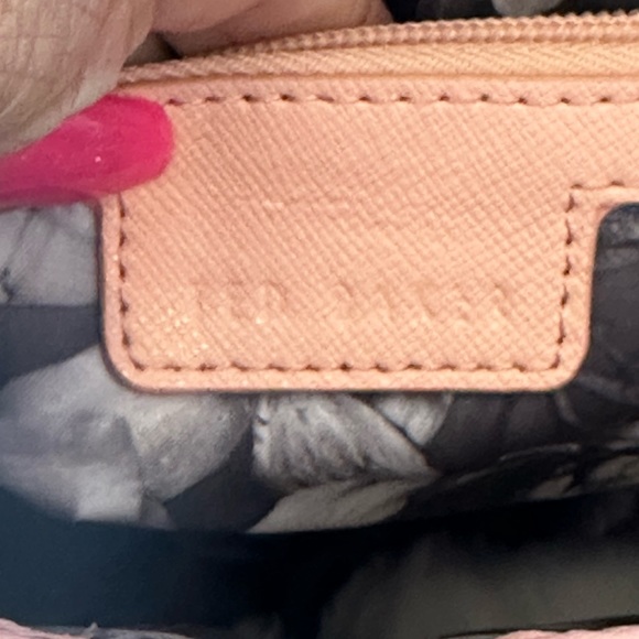 Beautiful Pink Ted Baker Handbag W/ removable long strap. EUC - Picture 6 of 11